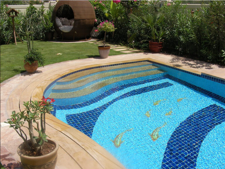 Mosaic pool, Dubai