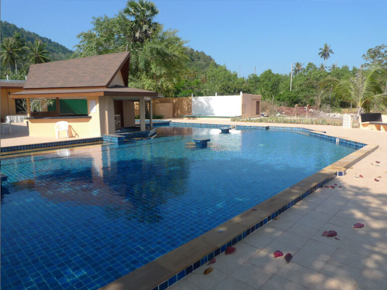 Resort pool, Koh Lon Island