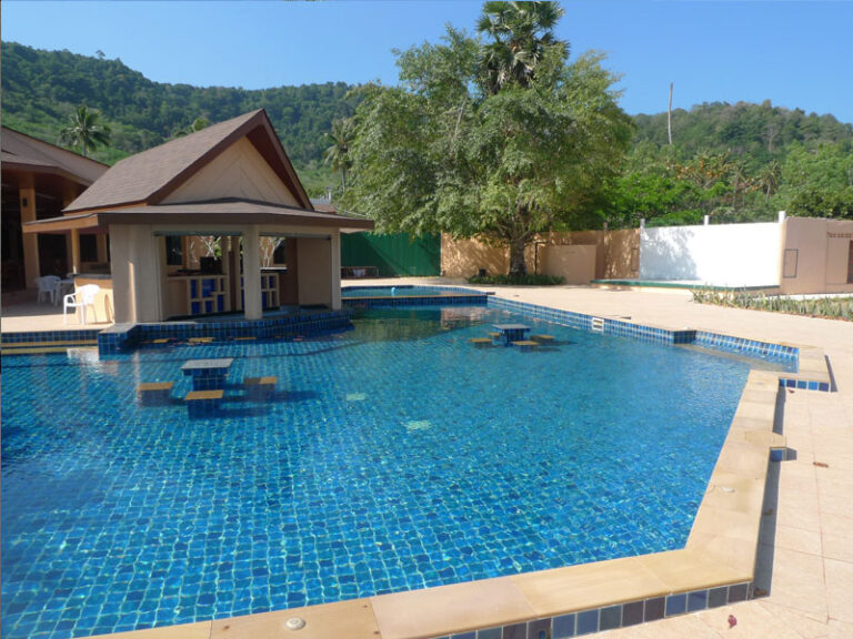 Resort pool, Koh Lon Island