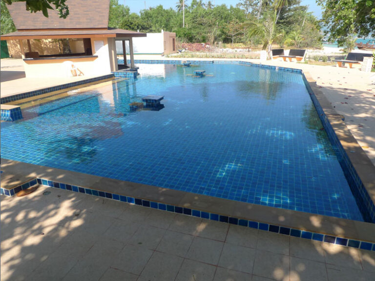 Resort pool, Koh Lon Island