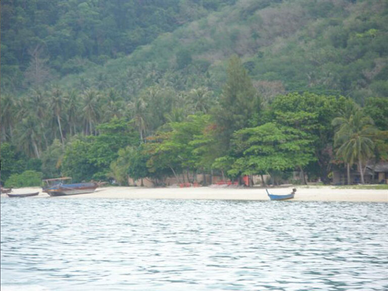 Resort pool, Koh Lon Island