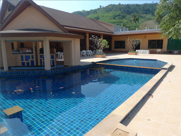 Resort pool, Koh Lon Island