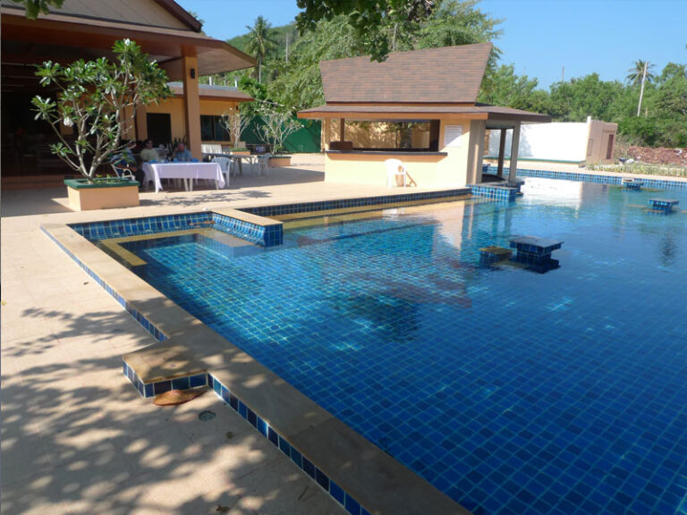 Resort pool, Koh Lon Island