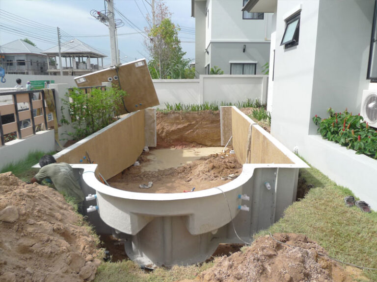 Modular pool, Pattaya, under construction