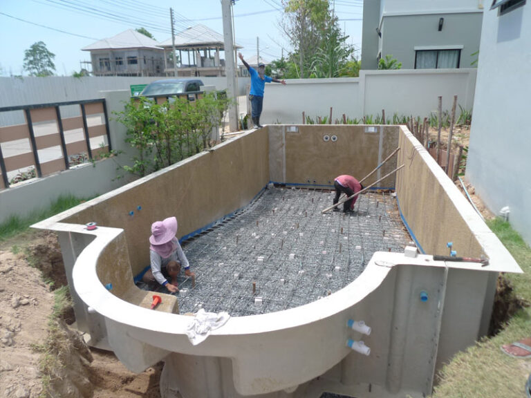 Modular pool, Pattaya, under construction