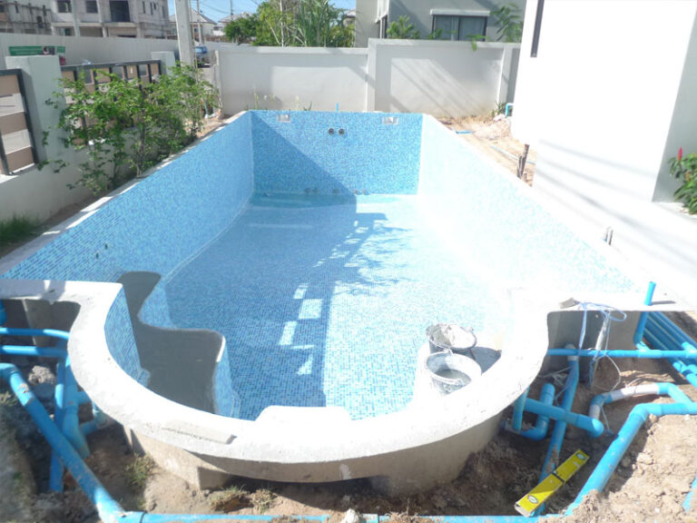 Modular pool, Pattaya, under construction
