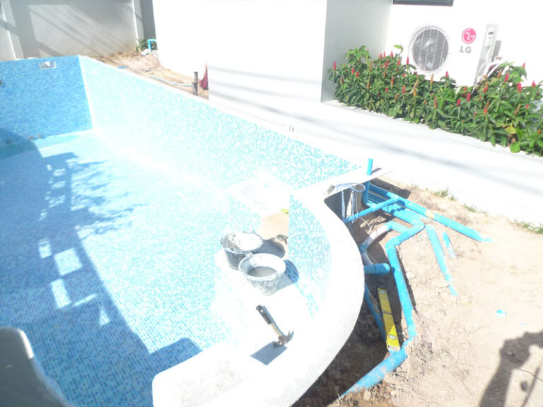 Modular pool, Pattaya, under construction