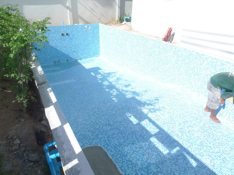 Modular pool, Pattaya, under construction