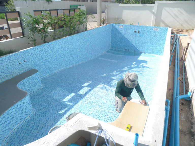 Modular pool, Pattaya, under construction