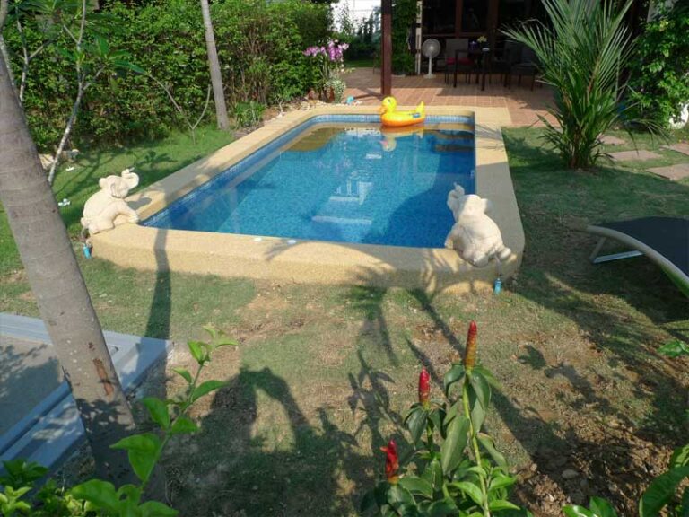 Plunge pool, Mae Phim